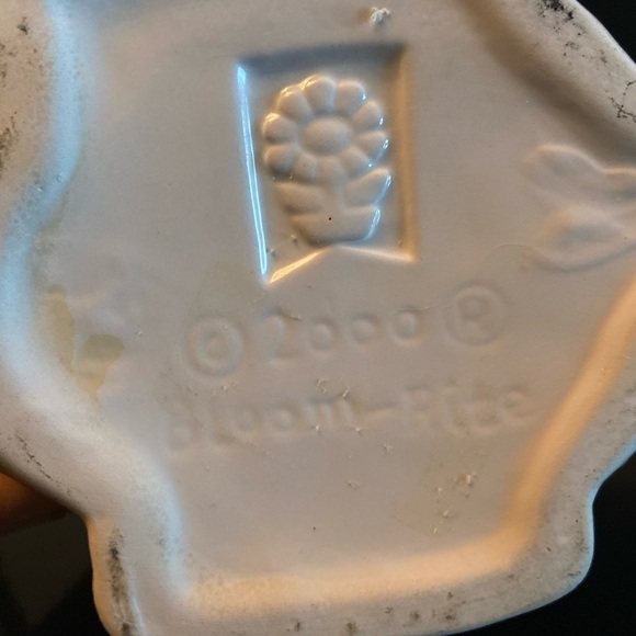 Bloom Rite Ceramic Rabbit Planter With Flowers - Picture 5 of 6